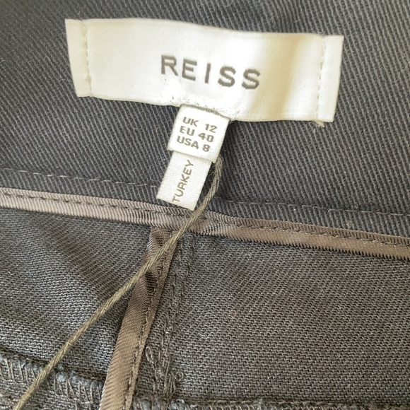 Reiss April cotton pleat front navy blue shorts 8 NWT - Picture 9 of 9